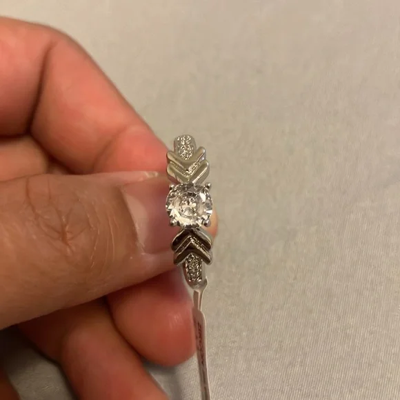 🌸 3/$15 Zircon silver plated ring - Picture 8 of 15